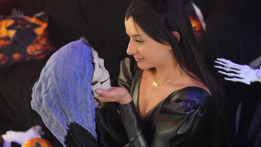 KylieNoir kullanıcısının Trick or lick ?! 🎃 albümü -  5 fotoğraf