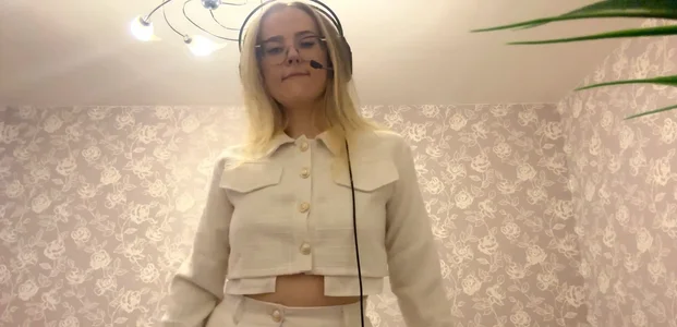 ElmiraGildea my dress is very sexy Pic 6