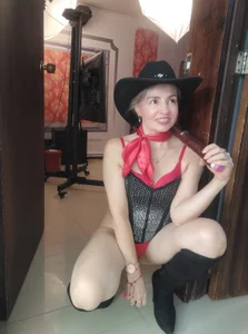 Kendal_Busgter The cowgirl wants to ride😈🖤 사진 3