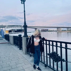 JessicaHoffmann Walking รูป  2