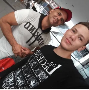 Neil_and_isaac Public  4. fénykép