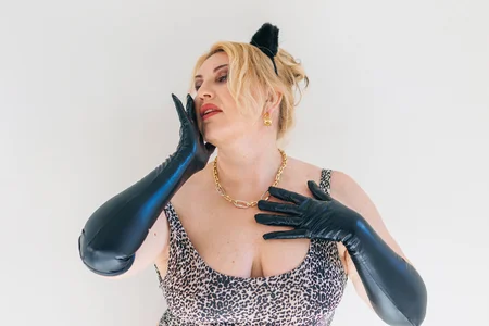 OliviaDancequeenのsexy catの 6枚の写真