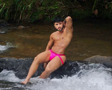 Entre lo sutil y lo prohibido 🔥 de teo_swt  7 Imagens