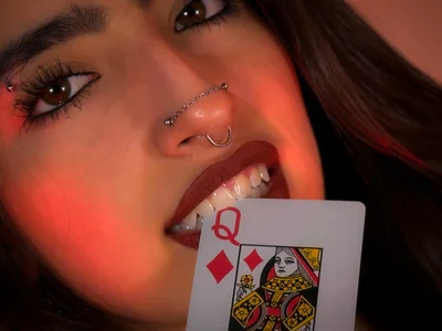 LarisaSmirnov Red Queen Billede 4