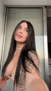 Dani de violett_wet  2 Imagens