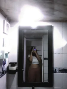 ZoeBennett_PinkPublic Bild 4