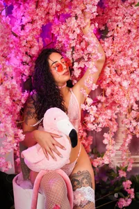 Magic_ivoneのNaughty bunny in her secret Easter garden 🐰🐰の 9枚の写真