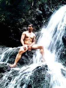 HotAsianron Public Foto