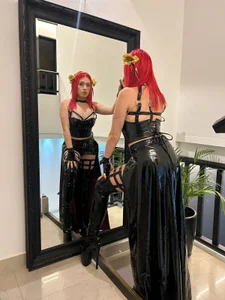 coralsmith11 Yor Briar cosplay Pic 2