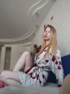 Zdjęcia LynetHakes Flesh and Fabric:  3