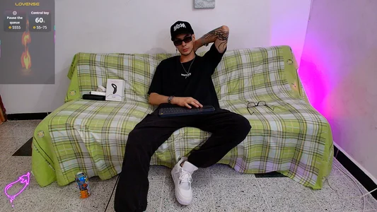 Vlad__night Tell me you're in love with me 🥵 Pic 2