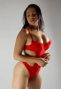 more and more beautiful and sexy od sarakaisy  3 snímek