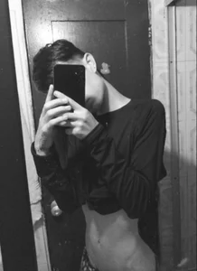 Skinny_Office Public Gambar 3