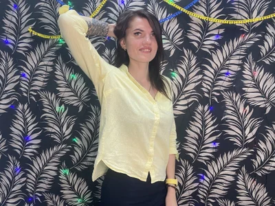 MilaLoona Public Pic 3