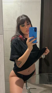 AmbarDupont 🩶 Pic 3