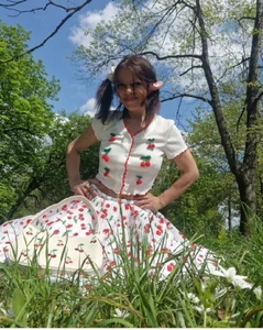 Lissabeta Cherry în forest Immagine  4