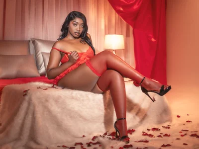 YallianaBrooks: Happy valentine's day 😈❤ ( 2 фото)