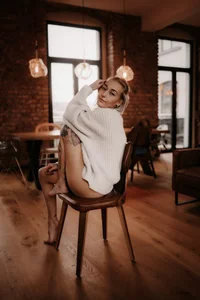 Shy-Ivy Public Pic 4