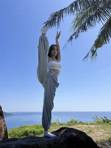 FlexibleDoll_ Fresh air and light breeze❤️🩵 Pic 8