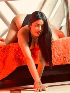 ElaaPerez A look that makes you fall in love Pic 2