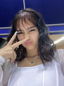 MelodyMansson Good afternoon, handsome ☀️💋 I’m live from 11:30 a.m. to 6:30 p.m., full of energy and ready to mak Foto 2