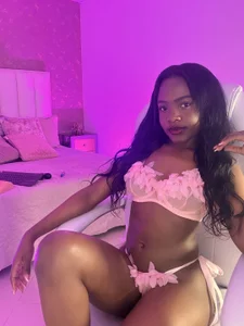 You like how pink looks on me? de AmyRider_  2 photos