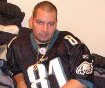 Just2much Public Pic 4