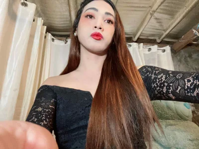 GodisAWomenxxx for your eyes onlyy টি ছবি