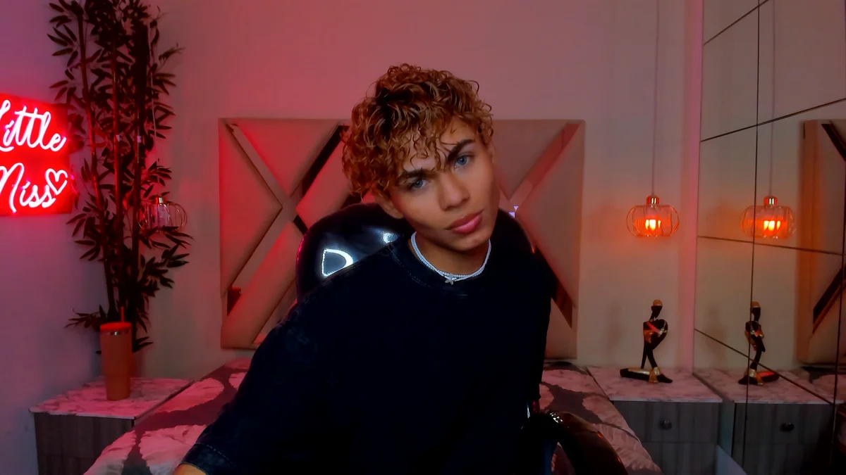 Anyelo_Twink Trending Pic 1155