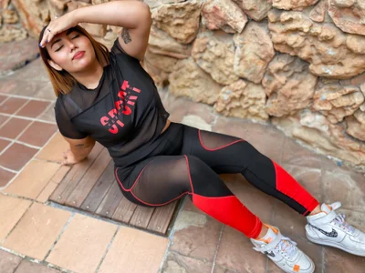 LucciaPorter Sexy, curvy and athletic 🔥💪🏼 slika 3