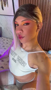 AndyBlake_ “I look innocent… but I don’t always behave 😇😏” Bilde 4