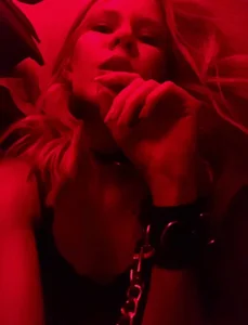 alena_art_me Red ❤️ Pic