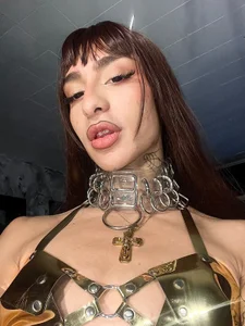 MadisonWood01: So hot 😈 ( 4 фото)