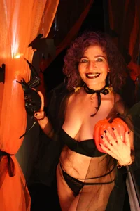 With this horny little witch od Dalila_Najjar_  2 snímek