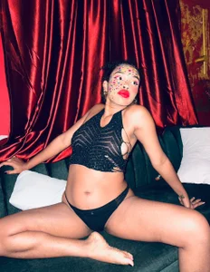 bella_moonlight_cr CAN YOU TAME ME?🤎🔥  4. fénykép