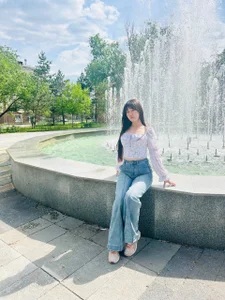 RegeniaPervis Public Gambar