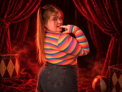 Mia_Ray Chucky came over to play 🎃 Pic 5