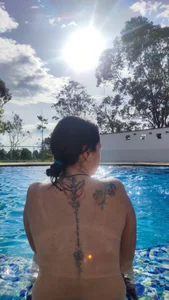 carlajames_: Public ( 4 фото)