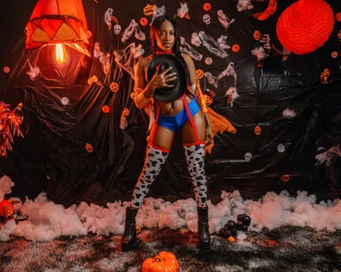 CoralHarrinson ✨Feliz Halloween!👻🥰  9টি ছবি