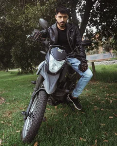 dam0n_fr0stのDo you dare to hop on my bike?の枚の写真