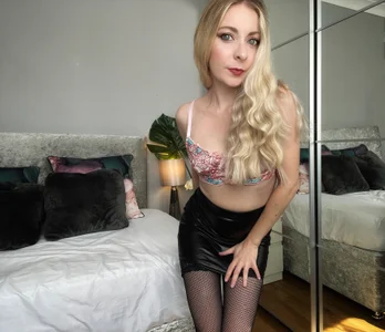 Luna_Riva Hello Pic 5