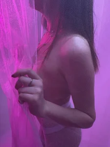 BeatriceTender New Pic 4