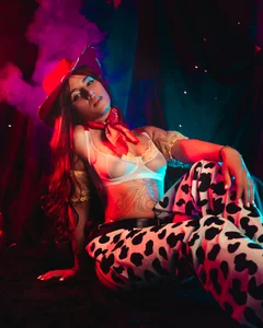 scarlet__rossi I'm your cowgirl. 🥵 Hình 2