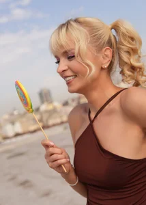 BritneyHudson RoofTop Pic 8