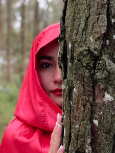 alison_villalobo Red Riding Hood Foto