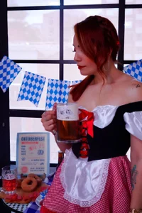 zzoe_ I'm ready for the oktoberfets Bilde 3