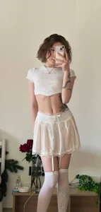 SlunkRear One of my cuttest outfit🤍 Gambar