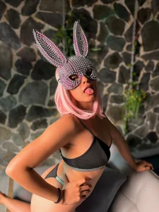 BEAUTIFUL AND TOTALLY SEXUAL