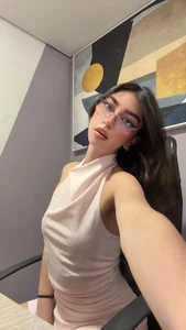 Zoey_kiss_ A sexy secretary wants to milk you. 🥵 Pic 4