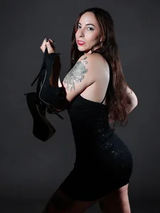 HollyBloom_ I'm not going to behave tonight. 😈 Kuva 2